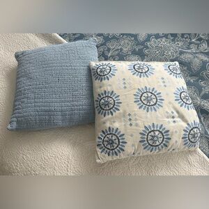 2 DECRETIVE PILLOWS - Retail $80 New